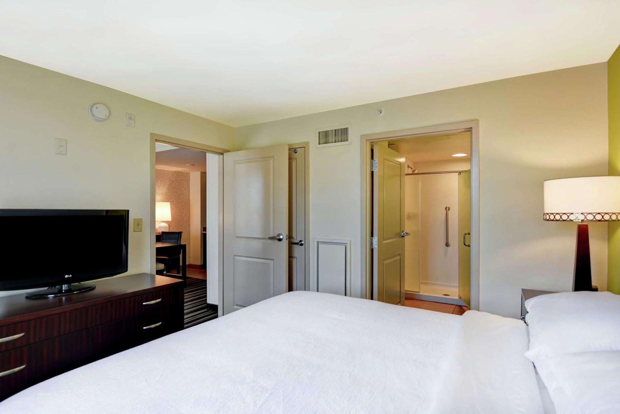 Suite 2 Pièces avec Lit King-Size - Non-Fumeurs